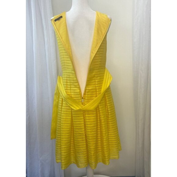 Tommy Hilfiger Yellow Sleeveless belted dress ladies size 4 Fit and Flare - Picture 5 of 9